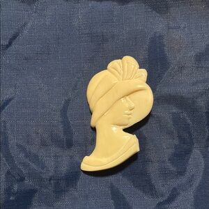 Vintage! Beautiful Brooch